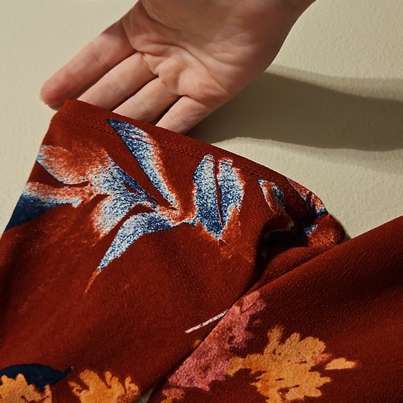 Christian Siriano Red Floral V Neck Shirt Dress. In EUc - Picture 3 of 5